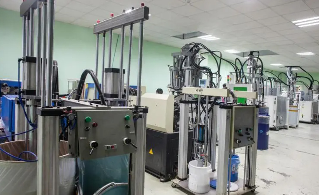 液態(tài)硅膠注塑機